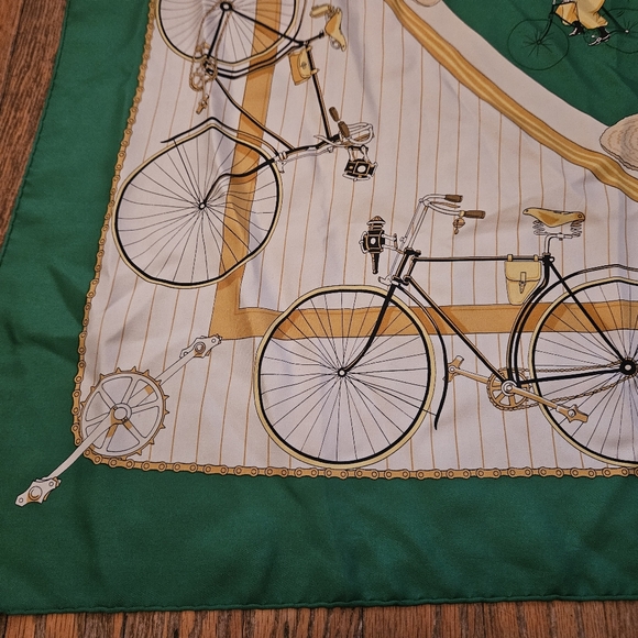Hermes Les Becanes Silk Scarf - Picture 4 of 7